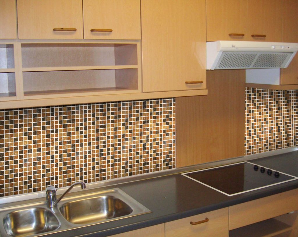 KITCHEN INTERIOR WITH CERAMIC TILES