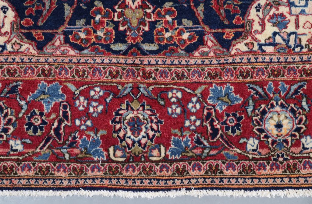 9 Things To Be On The Lookout For While Shopping For Vintage Persian Rugs